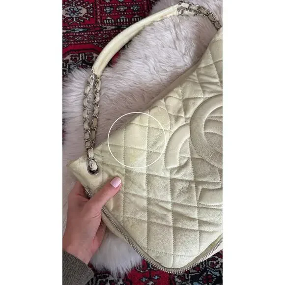 Vintage Chanel Ivory Quilted Caviar Leather Zip Expandable Shoulder Purse - Picture 10 of 15